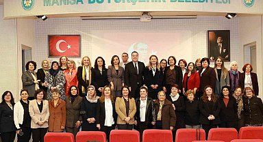 Kadın belediye başkanları Manisa'da buluştu