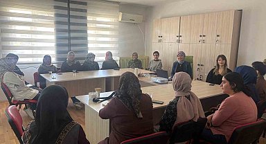 Kadınlara yanlış ilaç tüketiminin riskleri anlatıldı