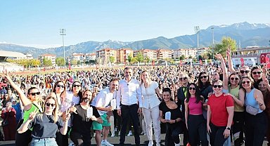 Kadınların ritmi Denizli'ye enerji kattı