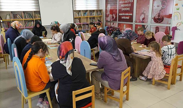 Kahramanmaraş'ta anne ve çocukları aynı sayfalarda buluştu