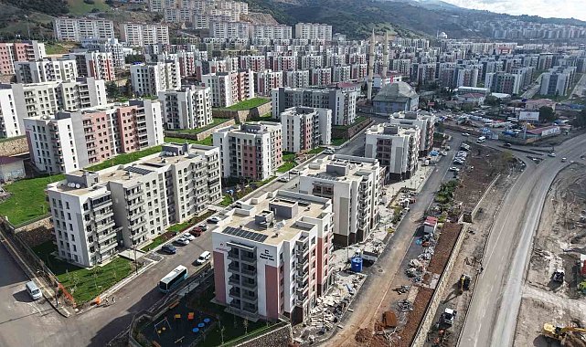 Kahramanmaraş'ta depremzedeler Doğukent'teki yuvalarına taşınıyor
