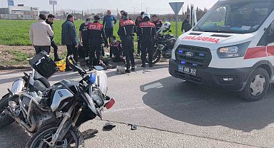 Kahramanmaraş'ta ehliyetsiz sürücü polislere çarptı: 2 polis yaralı