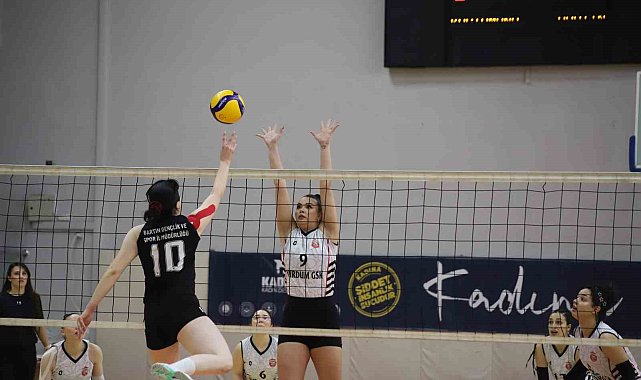 Karabük'te Yurt Lig Karadeniz Grup voleybol maçları tamamlandı