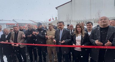 Karayazı'da esnaf derneği açıldı