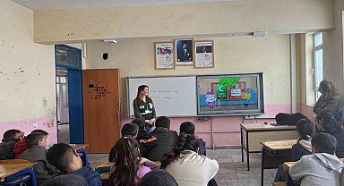 Kars Çerme Ortaokulu öğrencilerine bağımlılıkla mücadele eğitimi verildi