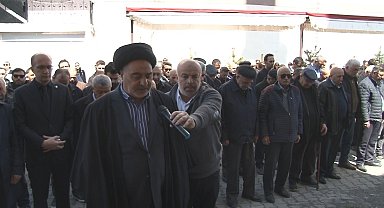 Kars'ta Kahramanmaraş'taki okul saldırısının acısı paylaşıldı: Gıyabi cenaze namazı ve anlamlı yürüyüş