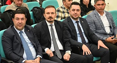 Kars'ta, "Zirvede Kadın" paneli yoğun ilgi gördü