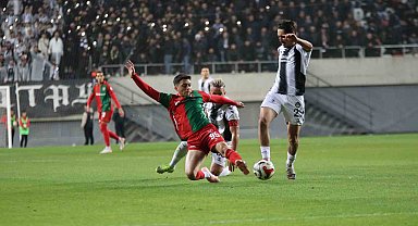 Karşıyaka'nın 20 yaşındaki yıldızı Berat Şahin parlıyor