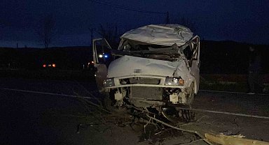 Kastamonu'da minibüs ile hafif ticari araç çarpıştı: 7 yaralı