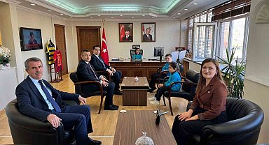 Kaymakam Tutay koltuğunu öğrencilere devretti