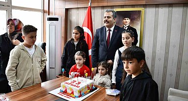 Kaymakamlıktan 23 Nisan'da doğan çocuklar için jest