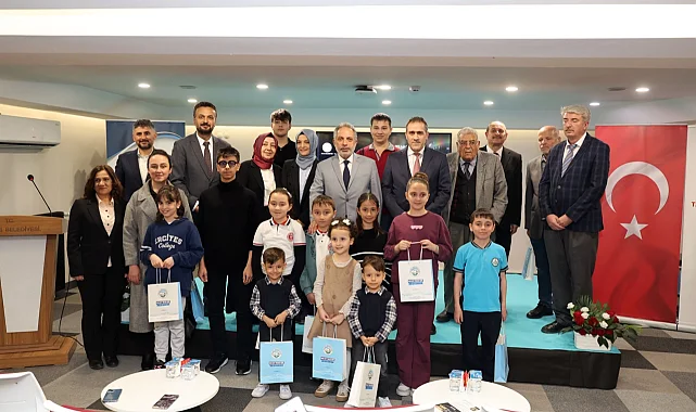 Kayseri Talas'ta kitap kurtları ödüllendirildi