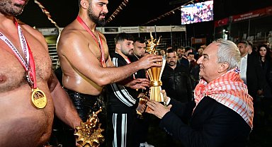 Kepez'in başpehlivanı Enes Doğan