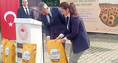 Keşan'da yerli hibrit ayçiçeği tohumu dağıtıldı