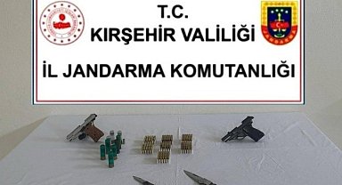 Kırşehir'de ruhsatsız silah operasyonu: 2 tabanca, 167 fişek ele geçirildi