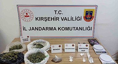 Kırşehir'de uyuşturucu tacirine suçüstü