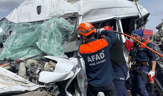 Kırşehir'de zincirleme kaza: 1'i ağır 5 yaralı