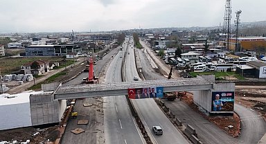 Kocaeli Başiskele'de dev kirişler 9 saatte yerleştirildi