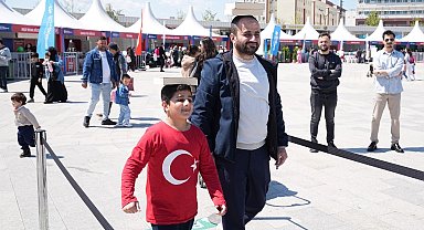 Kocaeli Büyükşehir'in 'Bi Dünya Eğlence'sine koşa koşa geldiler