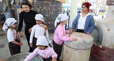 Kocaeli'de minik eller hamur yoğurdu
