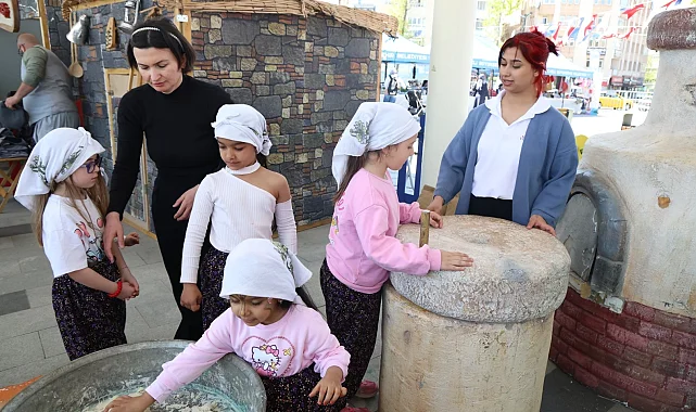 Kocaeli'de minik eller hamur yoğurdu