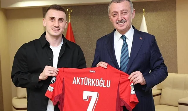 Kocaeli'nin gururundan Başkan Büyükakın'a Milli forma