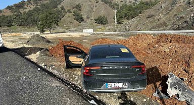 Kontrolden çıkan lüks otomobil yol kenarına savruldu: 1 yaralı
