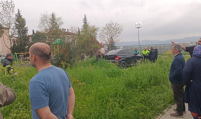 Kontrolden çıkan otomobil, kaldırımda yürüyen 17 yaşındaki genci hayattan kopardı