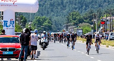 Konya Büyükşehir Belediyesporlu Tarakçı, Bisiklet Turu'nda zirveye çıktı