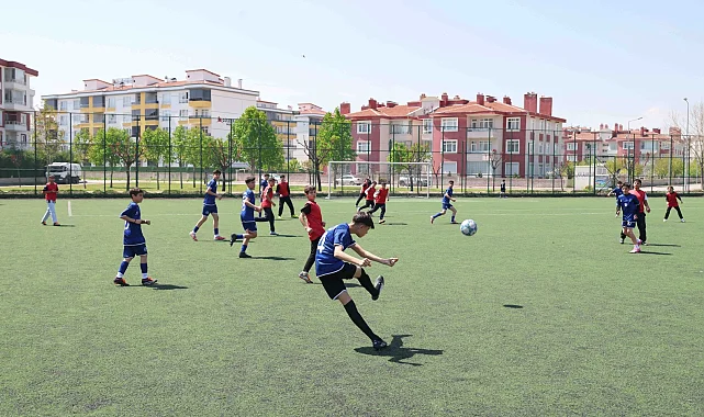 Konya Karatay'da sahada kardeşlik turnuvası