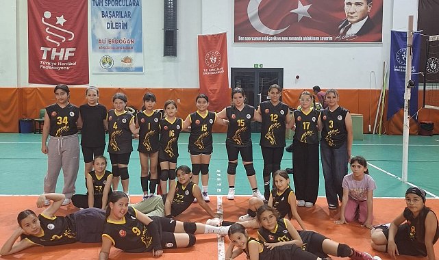 Köyceğiz voleybol takımında minik kaptanlar yetişiyor