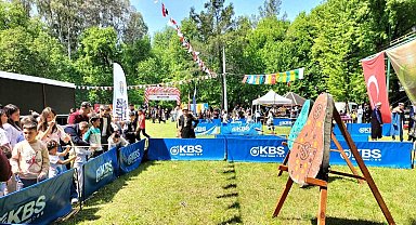 Köyceğiz'de gönüllü eğitmen, geleneksel okçuluğu halka sevdiriyor