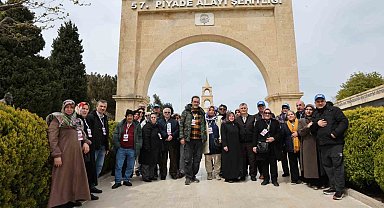 Küçükçekmece Belediyesi emekli çiftleri Çanakkale'ye götürdü