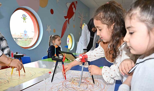 Kur'an kursunun minik öğrencilerinden Robotik Kodlama Şenliği