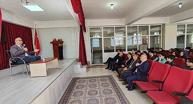 Kütahya'da "Sürdürülebilir Toplumlar" temalı bilim söyleşisi