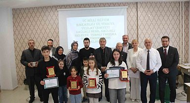 Kütahya'da yetenek yarışmasında dereceye giren öğrenciler ödüllendirildi