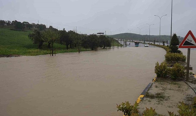 Kuvvetli yağışın etkili olduğu Antakya'da eğitime 1 gün ara verildi