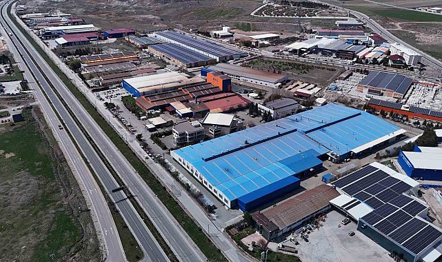 Leylekler yuvaya döndü, fabrikada üretime ara verildi