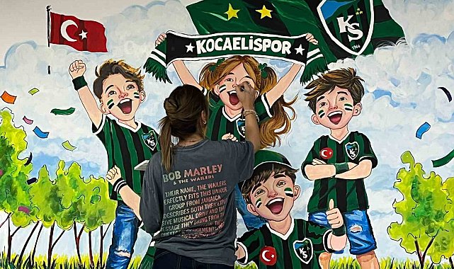 Liseli öğrencilerden Kocaelispor'a özel duvar resmi