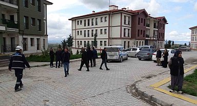 Malatya'da ev yangınında 3 kişi dumandan etkilendi