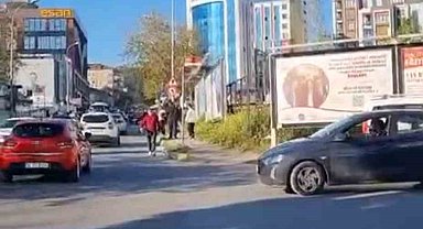 Maltepe'de sürücüyü darbedip motosikletine el koydular