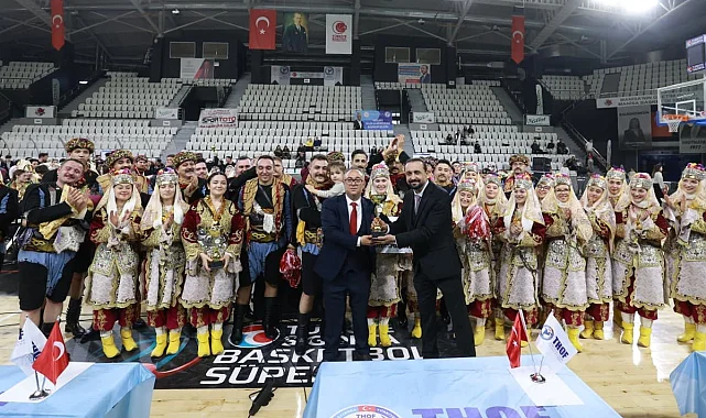 Manisa Büyükşehir 'Halk Oyunları Yarışması'na damga vurdu