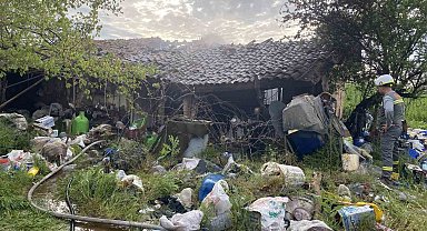 Manisa'da ev yangını: 1 kişi hayatını kaybetti