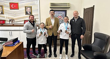 Manyas'tan karate şampiyonasında çifte derece