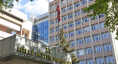 MEB'den izinsiz okullara devam eden öğrencilere yakın takip