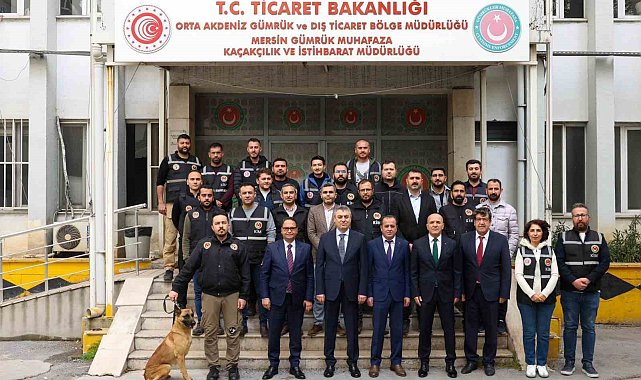 Mersin Limanı'nda 19 kilo kokain ele geçirildi, vali ekibi tebrik etti