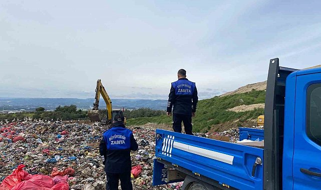 Mersin'de sağlıksız şekilde taşınan çiğ köfte kolilerine el konuldu