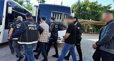 Mersin'de zehir tacirlerine darbe: 13 gözaltı