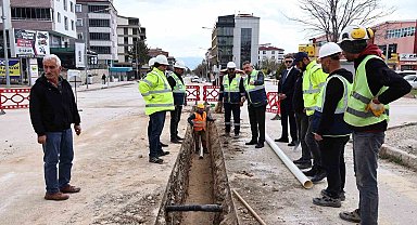 Merzifon'un içme suyu projesinde boru döşeme çalışması sürüyor