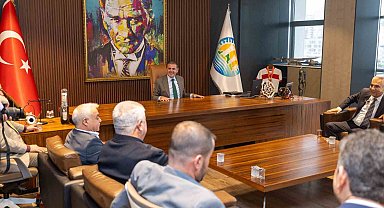 Mezitli'de esnafla belediye el ele ekonomi için buluştu